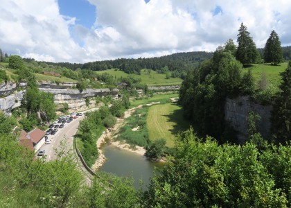 Remonnot, its grotto and parade